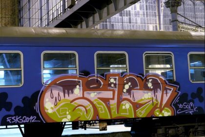 Vooral Brusselse stations doelwit van vandalisme: “PS maakt Brussel kapot”
