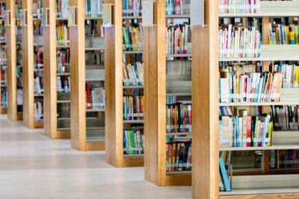Dalende trend ontleencijfers Vlaamse bibliotheken houdt aan
