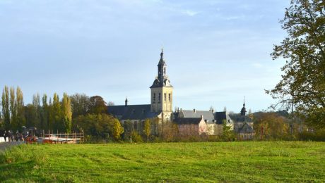 Kerkbezoek Vlaanderen daalt: “Wat met de kerkgebouwen?”