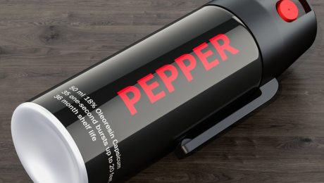 Foto: iStock. “Maak pepperspray vrij verkrijgbaar in de handel”