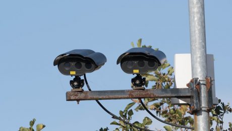 ANPR-camera’s mogelijk misbruikt in Kortrijk: “Van Quickenborne nam loopje met de privacy”