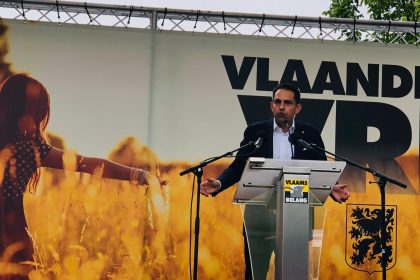 Van Grieken breekt lans voor Vlaamse frontvorming op 11 juli-viering Vlaams Belang in Kortriijk