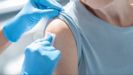 Verplichte vaccinatie: “Vandenbroucke nam bocht van 180 graden”