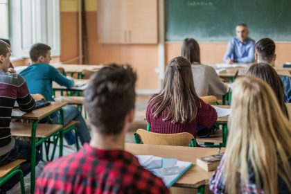 Vlaams Belang tegen verlaging diplomavereisten voor leraren