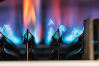Open Vld wil gasverbod voor burgers én subsidieert tegelijk gascentrales