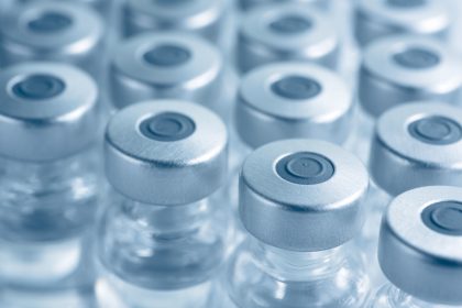 VB dient voorstel in om overheid te verplichten schadelijke gevolgen van verplichte vaccins te vergoeden