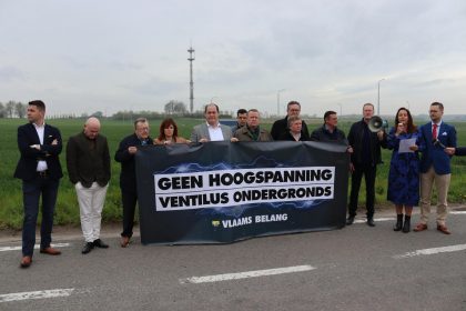 Vlaams Belang voert actie tegen bovengrondse Ventilus-hoogspanningslijn