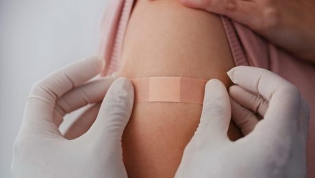 Verplichte vaccinatie zorg niet gestemd dankzij amendementen Vlaams Belang