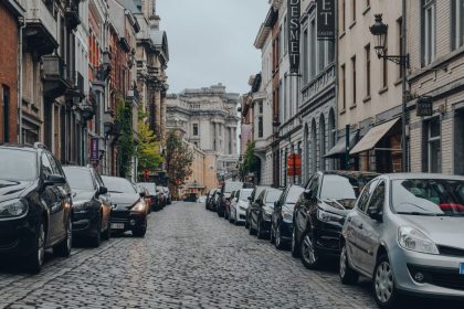 “Brusselse regering volhardt in asociaal parkeerbeleid”