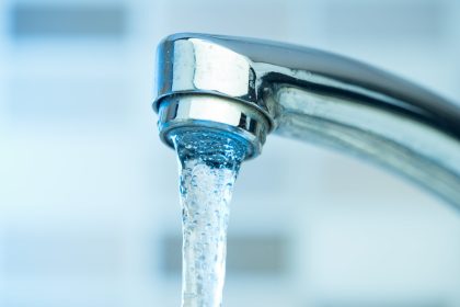 Steeds duurder drinkwater: “Schaf intercommunales af!”